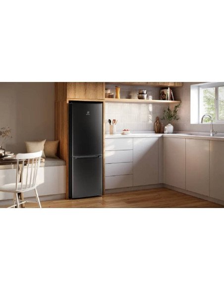 Nevera Electrolux 166 Litros Botton Freezer Black ERB163HB